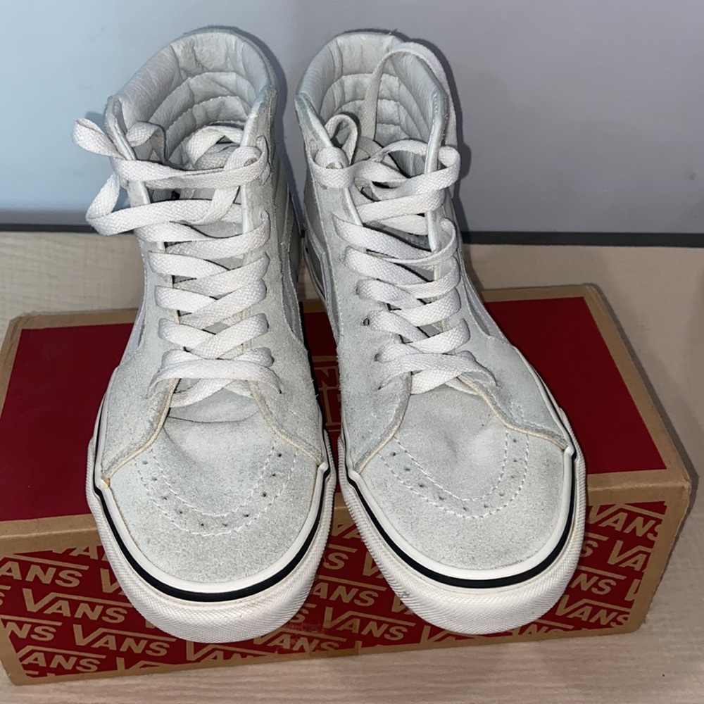 Vans - Picture 2 of 4